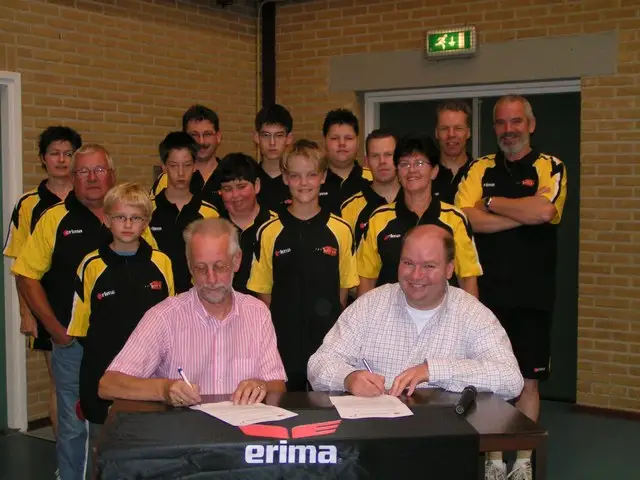 Afbeelding 2 bij Ondertekening sponsorcontract
